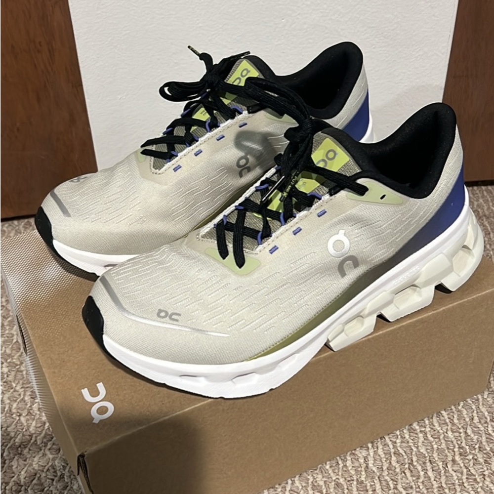 NIB On Mens Cloudspark Running Shoes. Mens Size 8.5